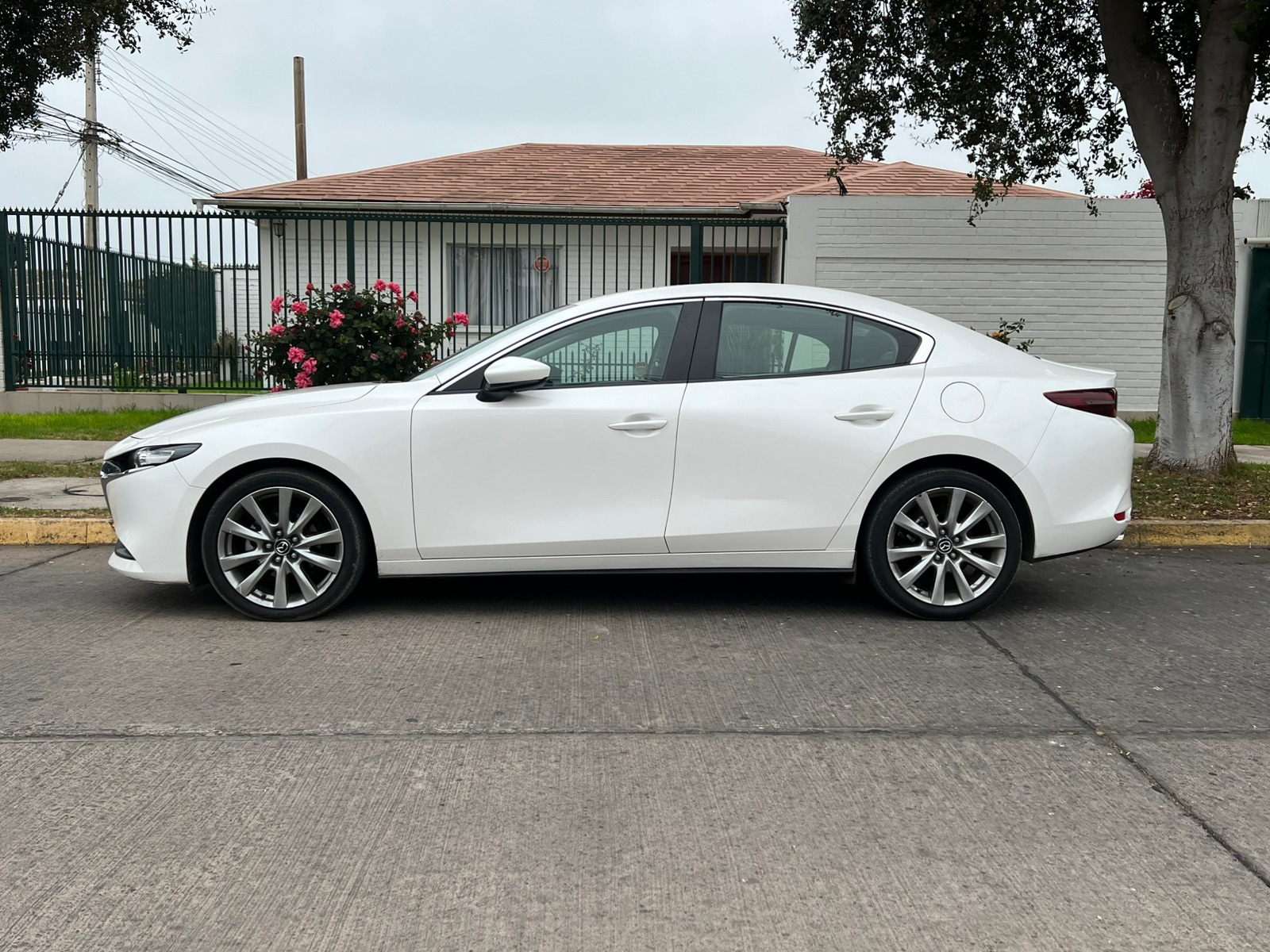
								NEW MAZDA 3 full									