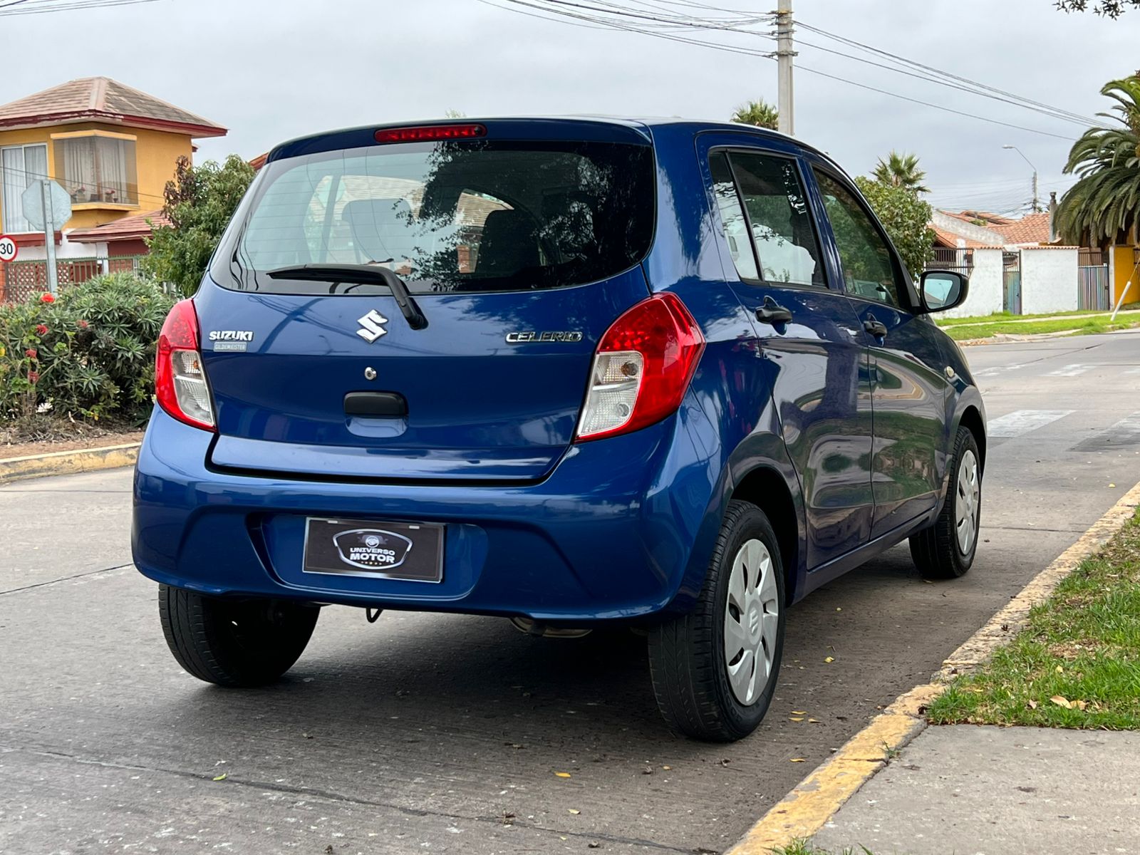 
								Suzuki Celerio full									