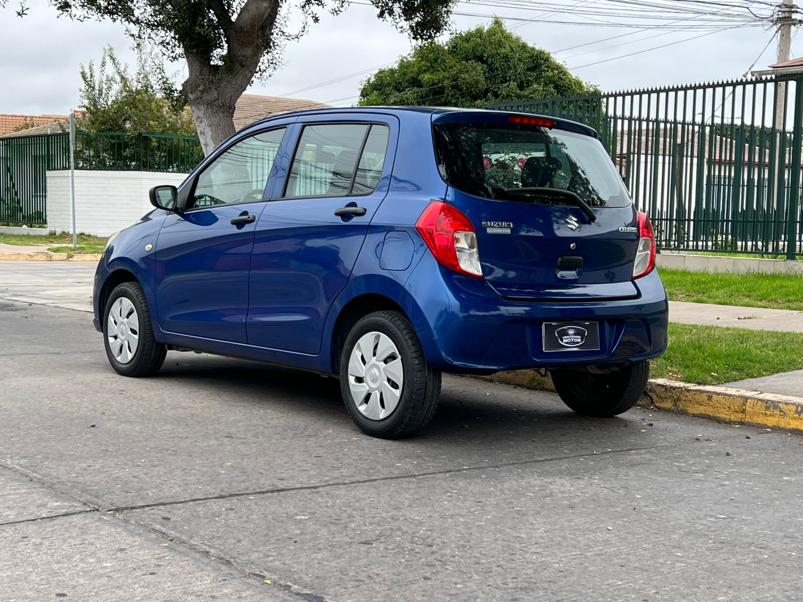 
								Suzuki Celerio full									