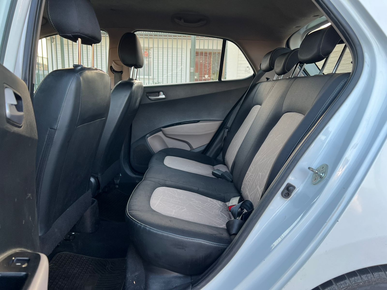
								HYUNDAI GRAND i10 full									