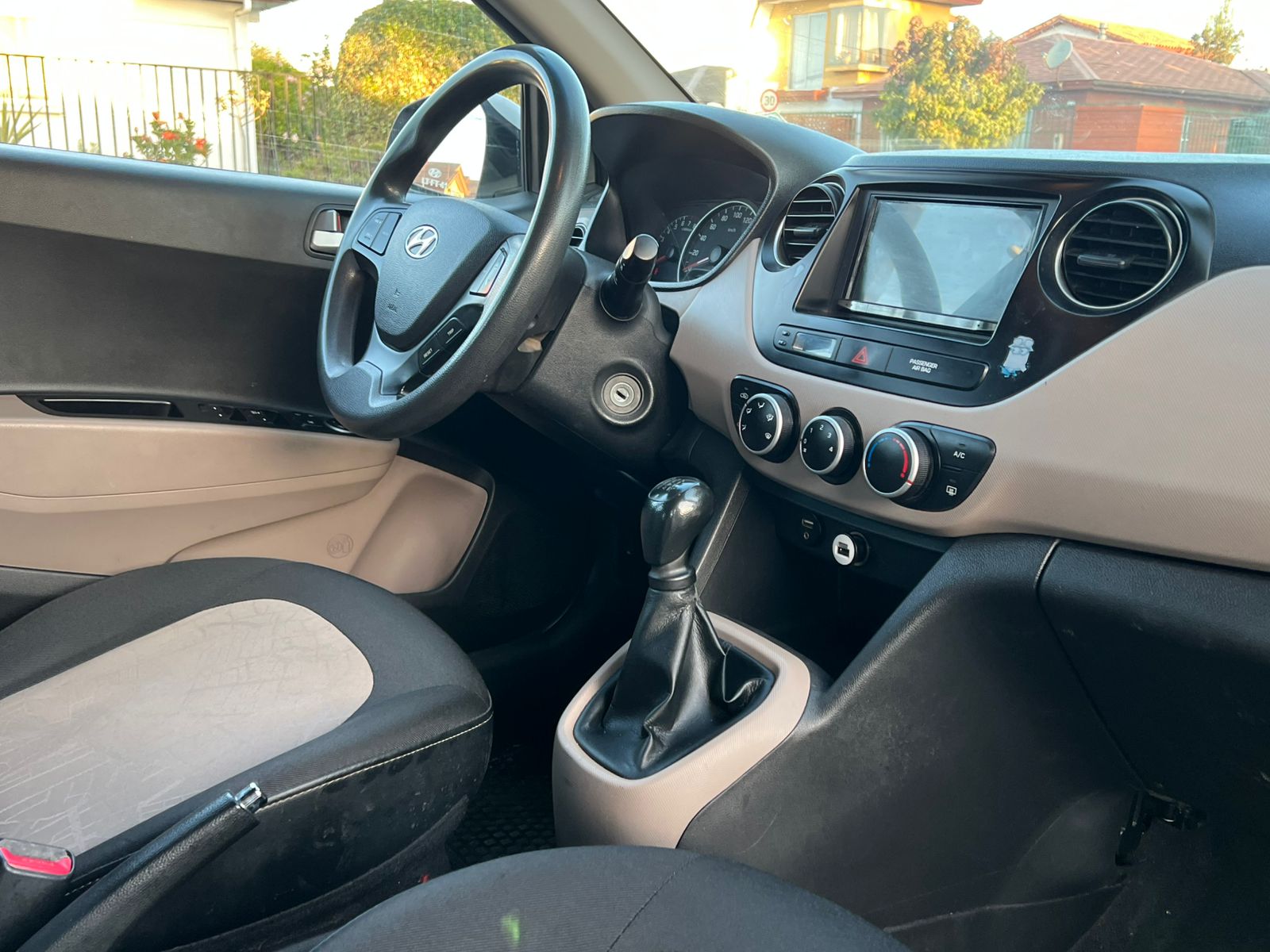 
								HYUNDAI GRAND i10 full									