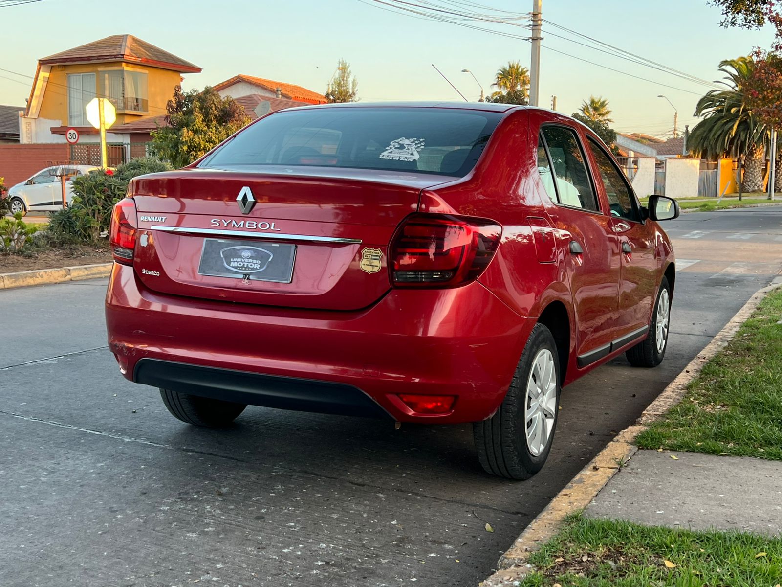 
								Renault Symbol full									