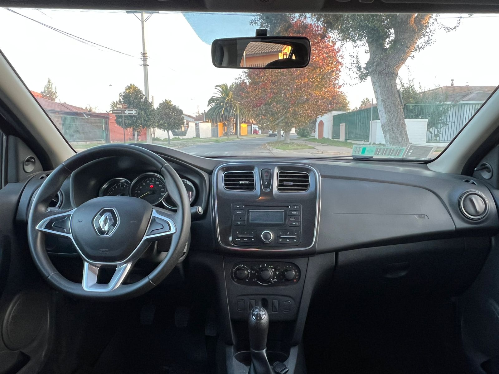 
								Renault Symbol full									