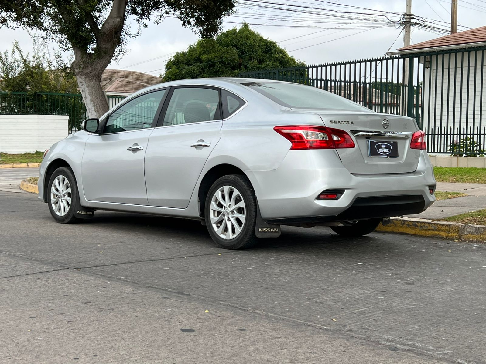 
								Nissan Sentra Advance full									