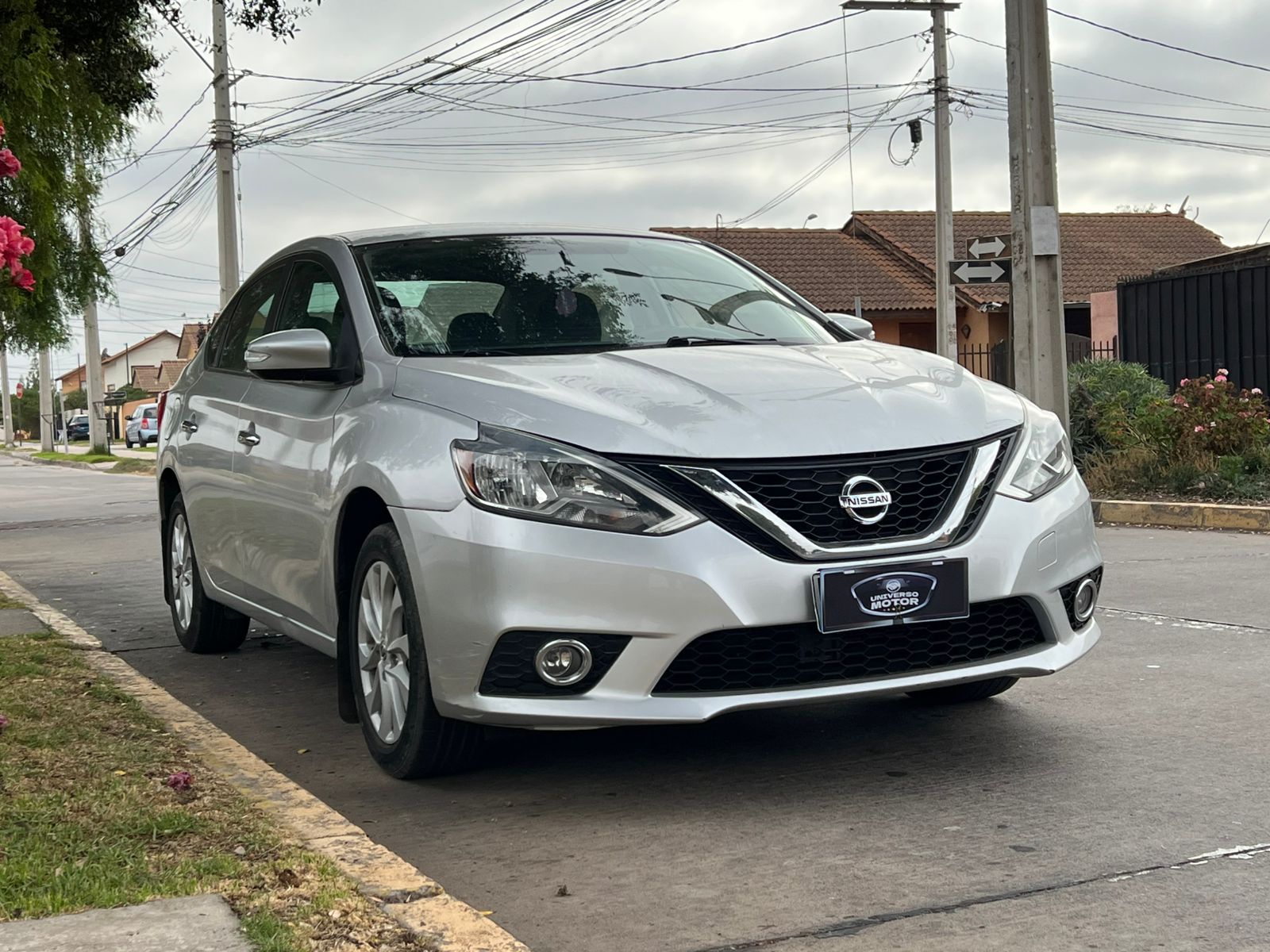 
								Nissan Sentra Advance full									