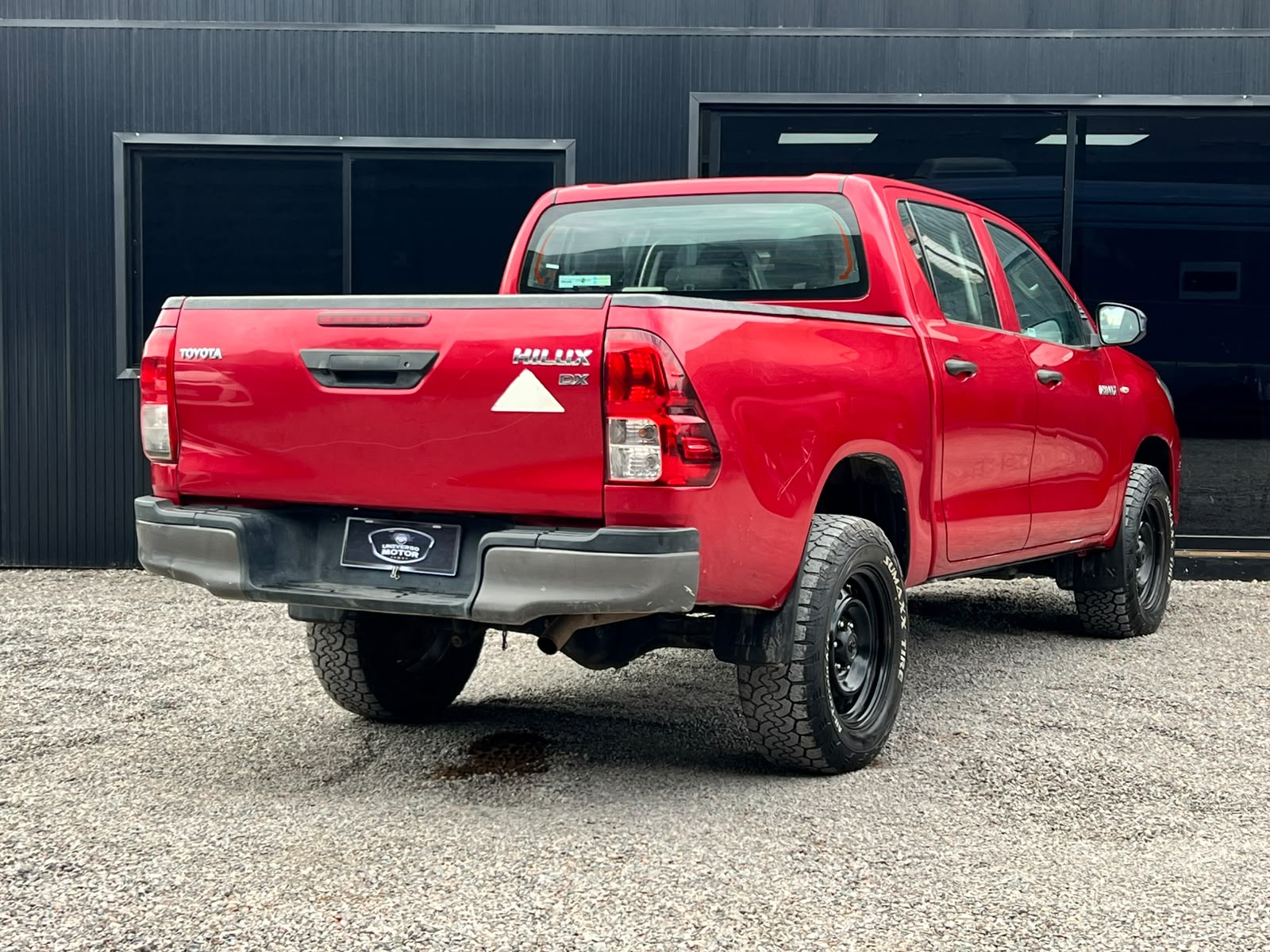 
								TOYOTA HILUX DX 4X4 full									