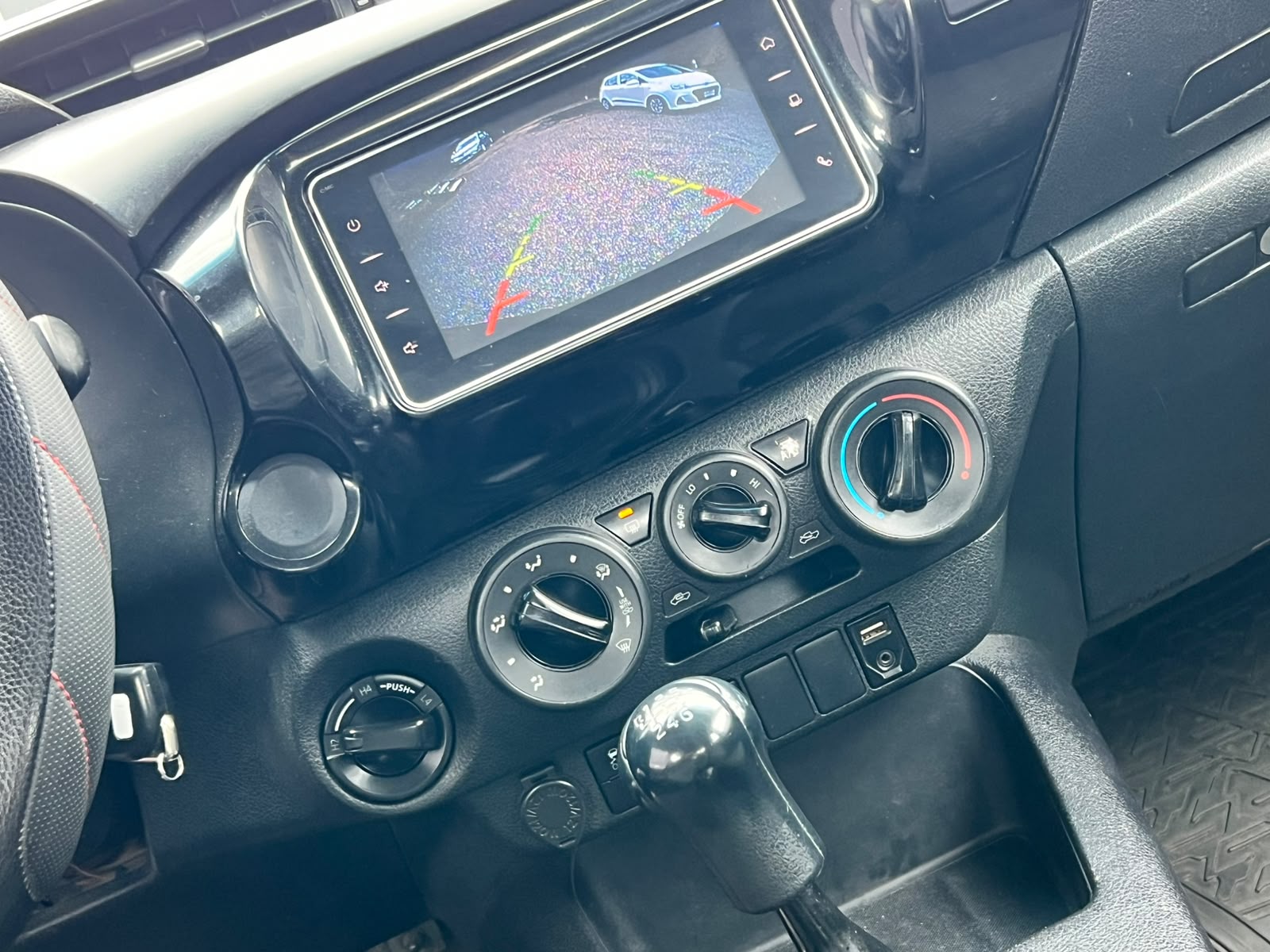 
								TOYOTA HILUX DX 4X4 full									