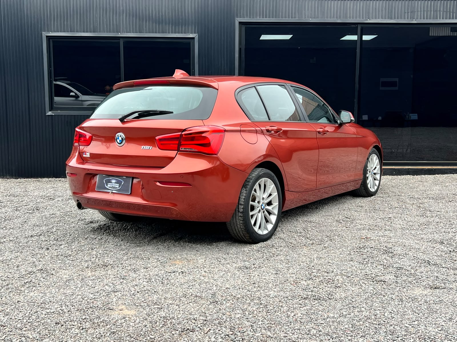 
								BMW 118i full									