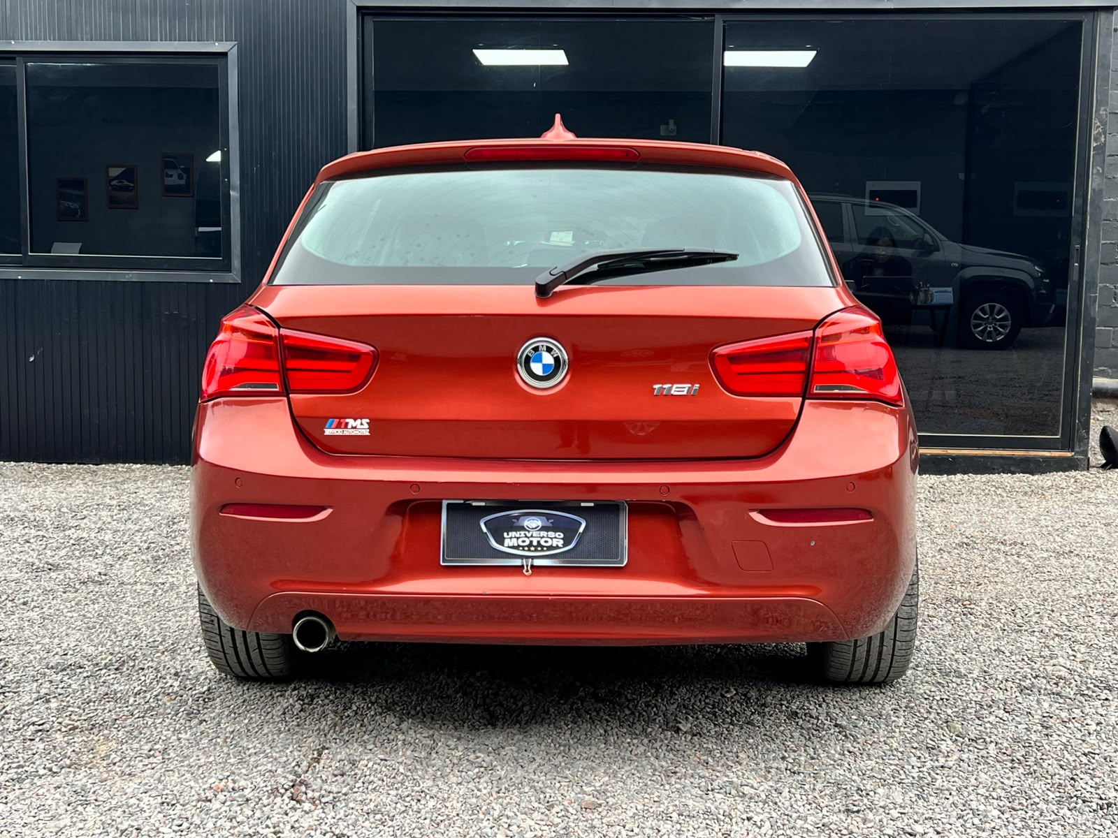 
								BMW 118i full									