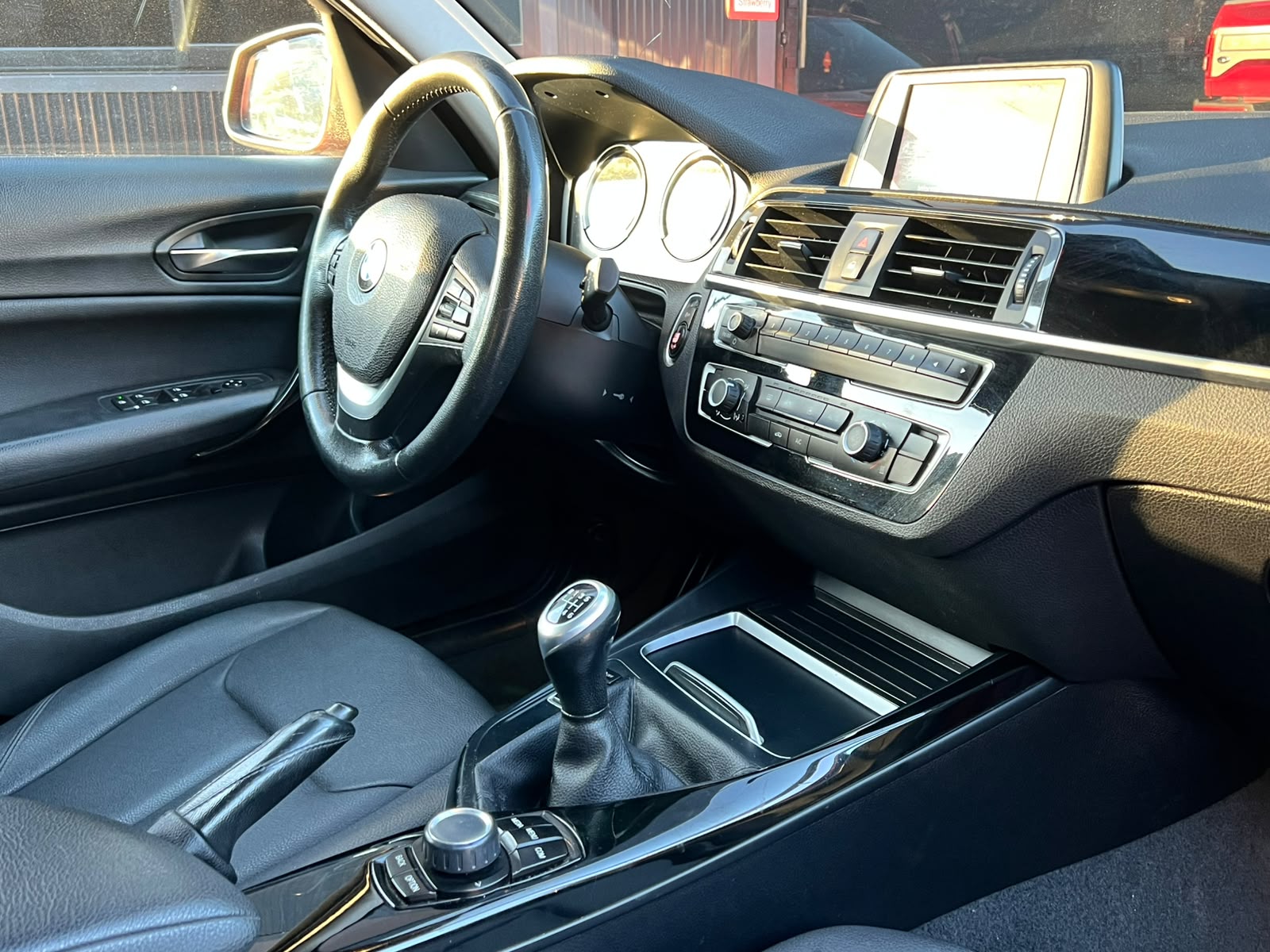 
								BMW 118i full									