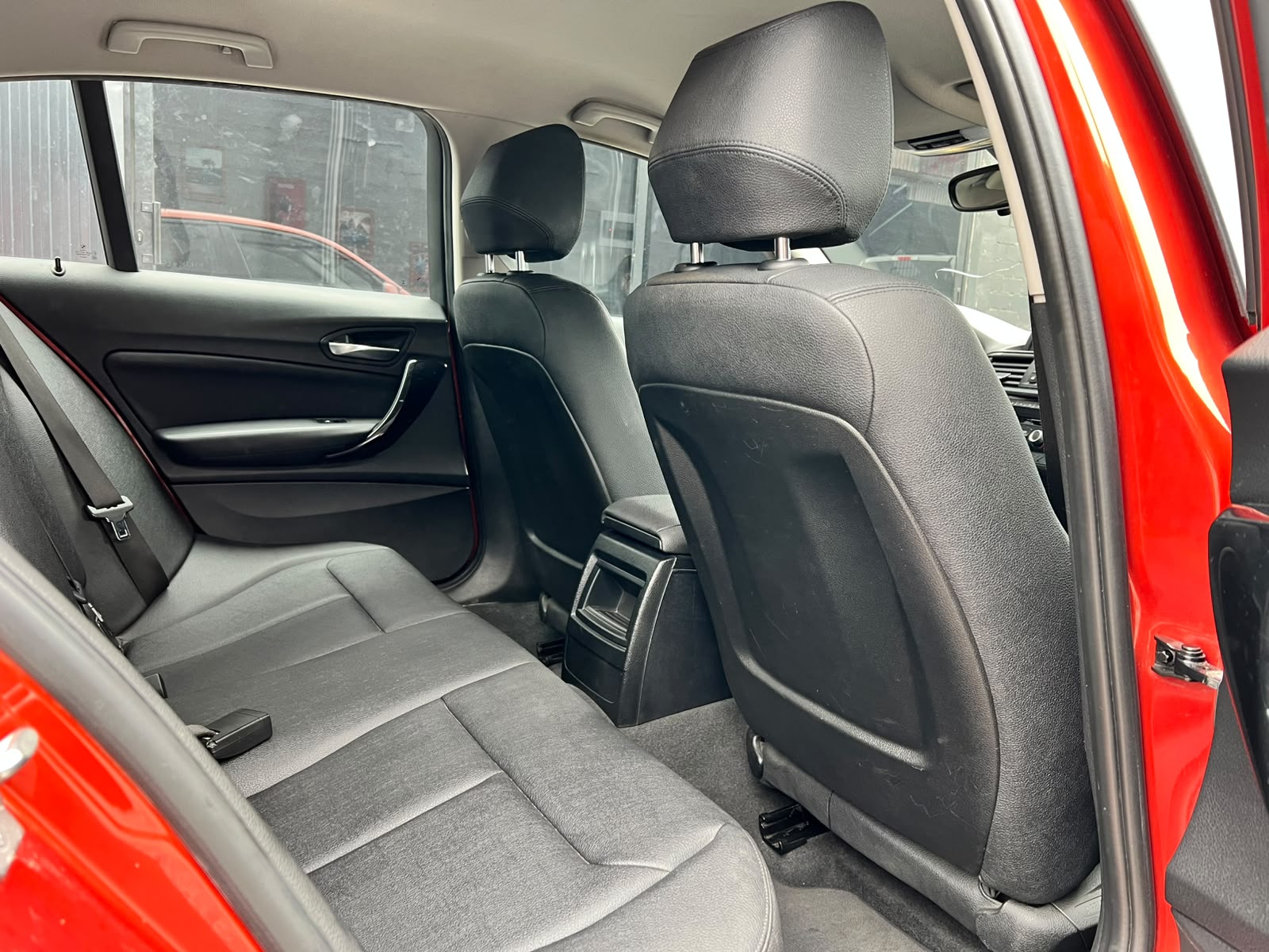 
								BMW 118i full									
