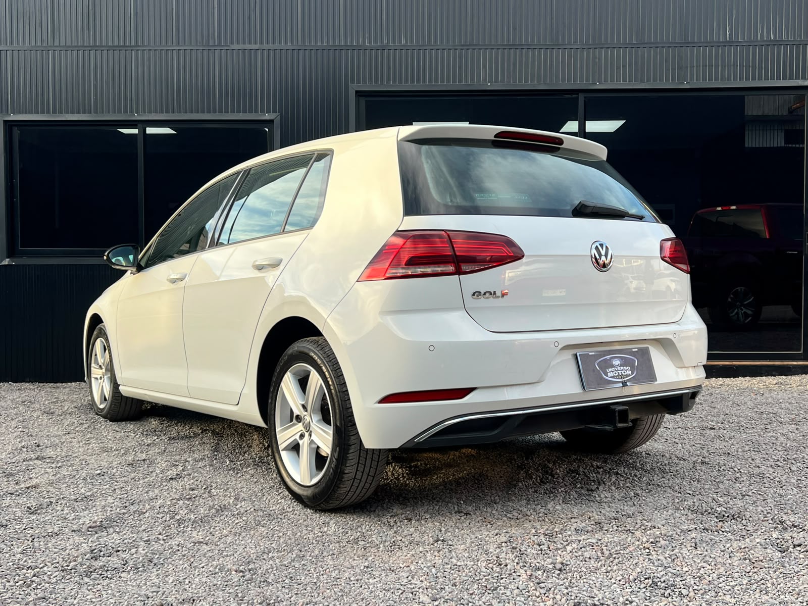 
								VOLKSWAGEN GOLF full									