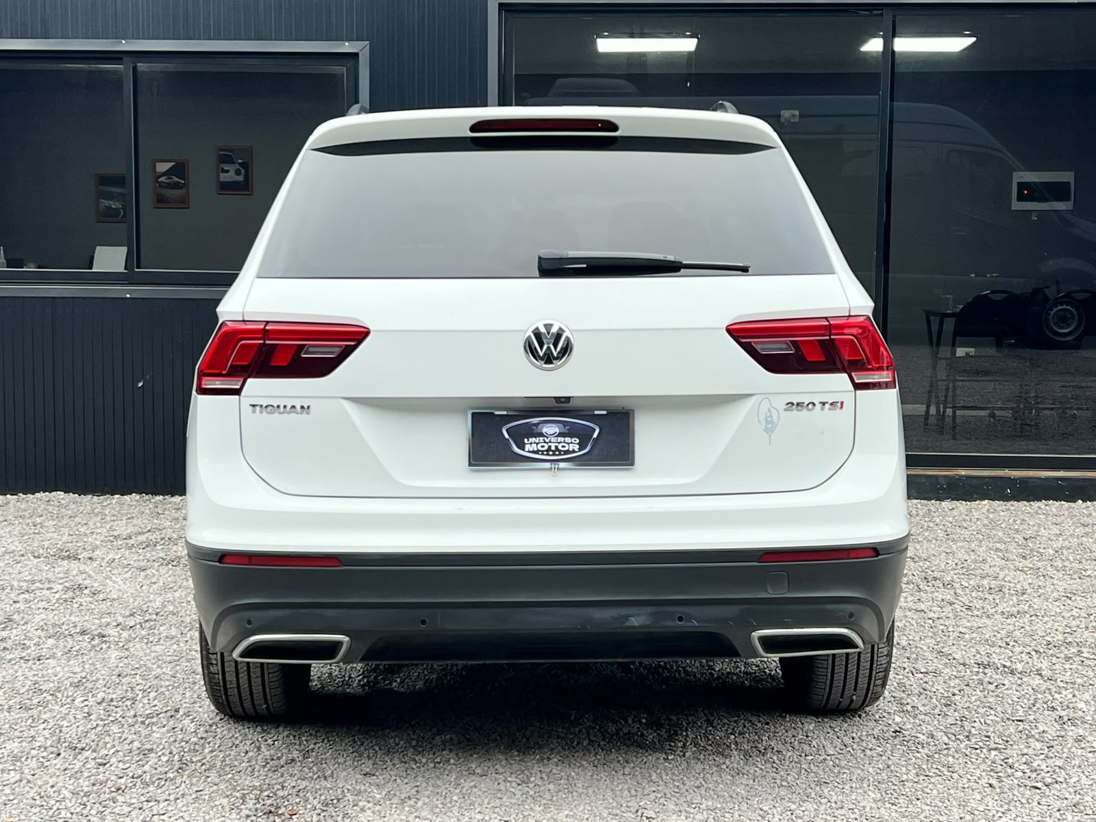 
								VOLKSWAGEN TIGUAN full									