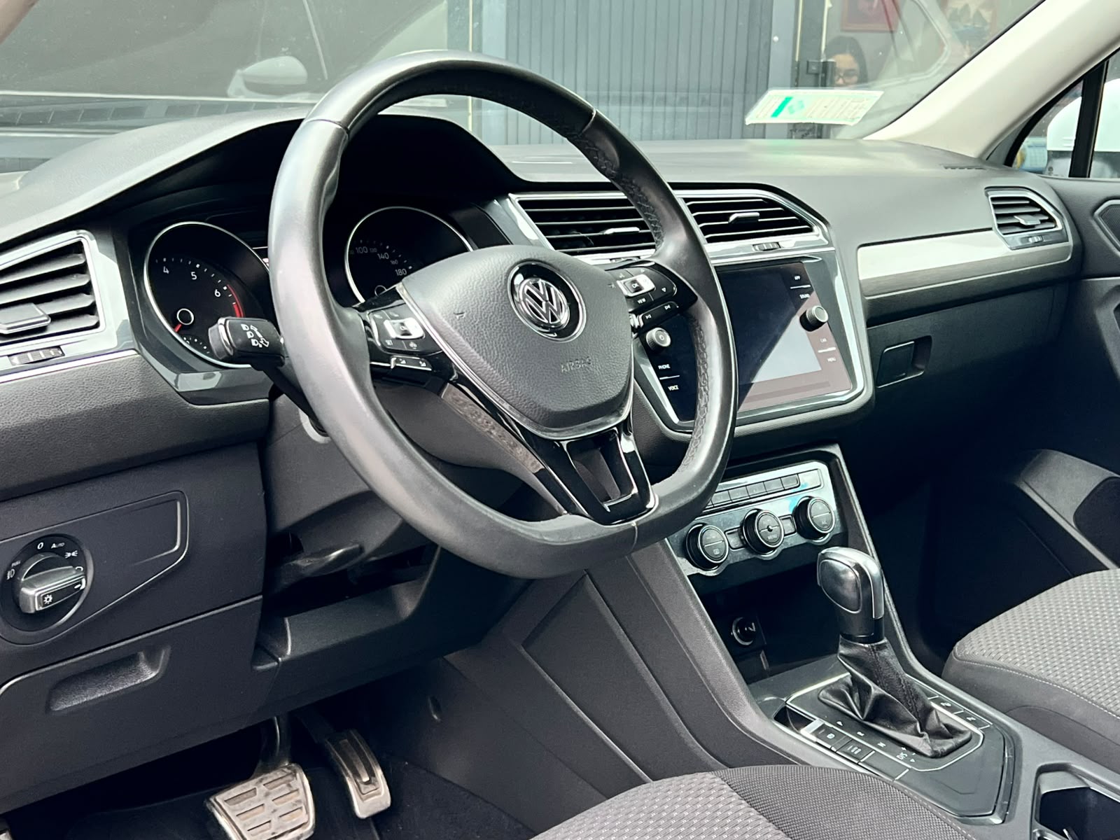 
								VOLKSWAGEN TIGUAN full									